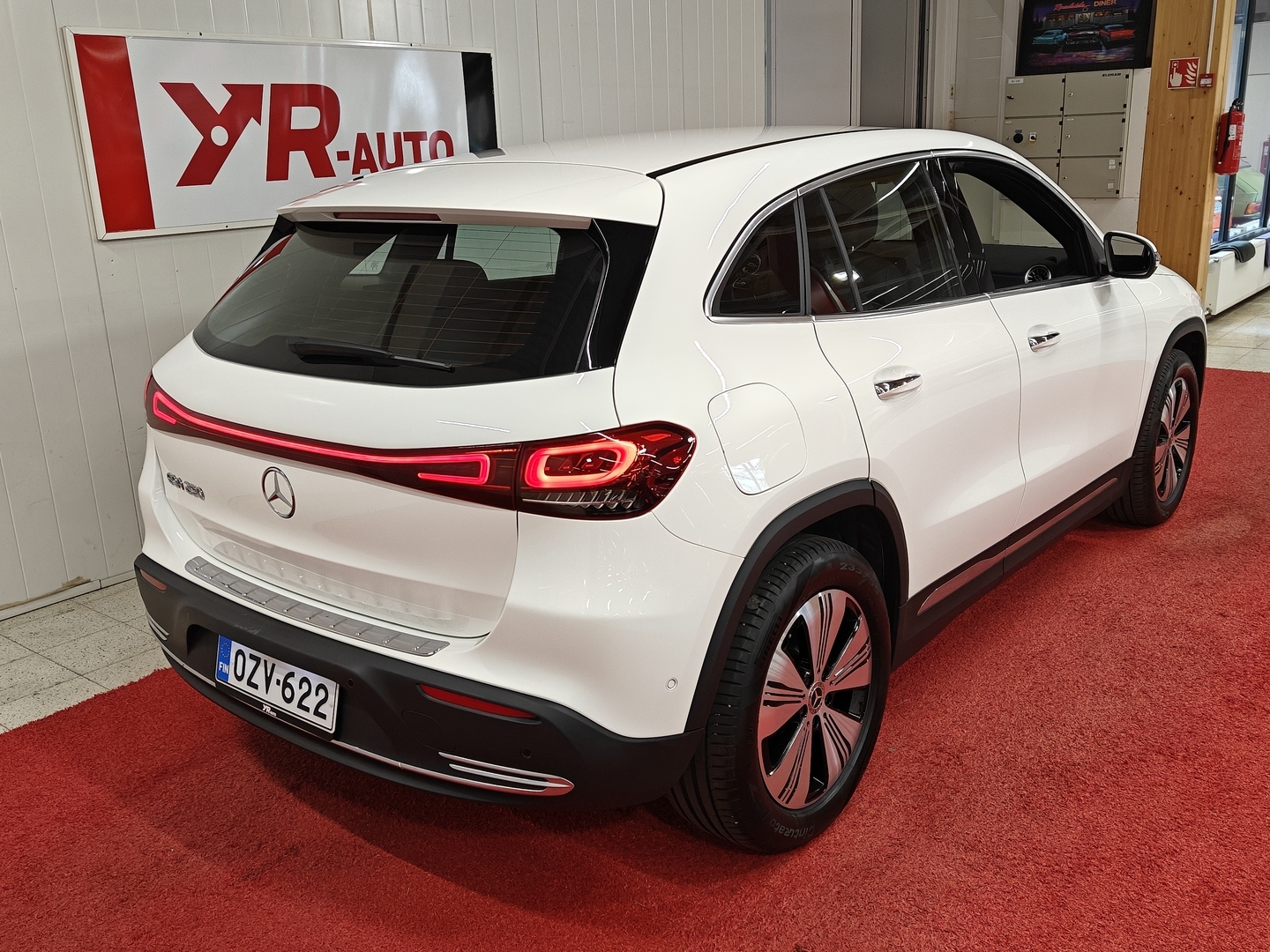 MERCEDES-BENZ EQA 2023