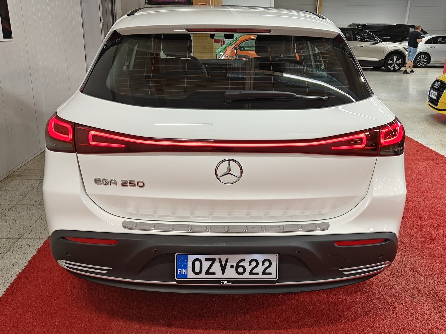 MERCEDES-BENZ EQA 2023