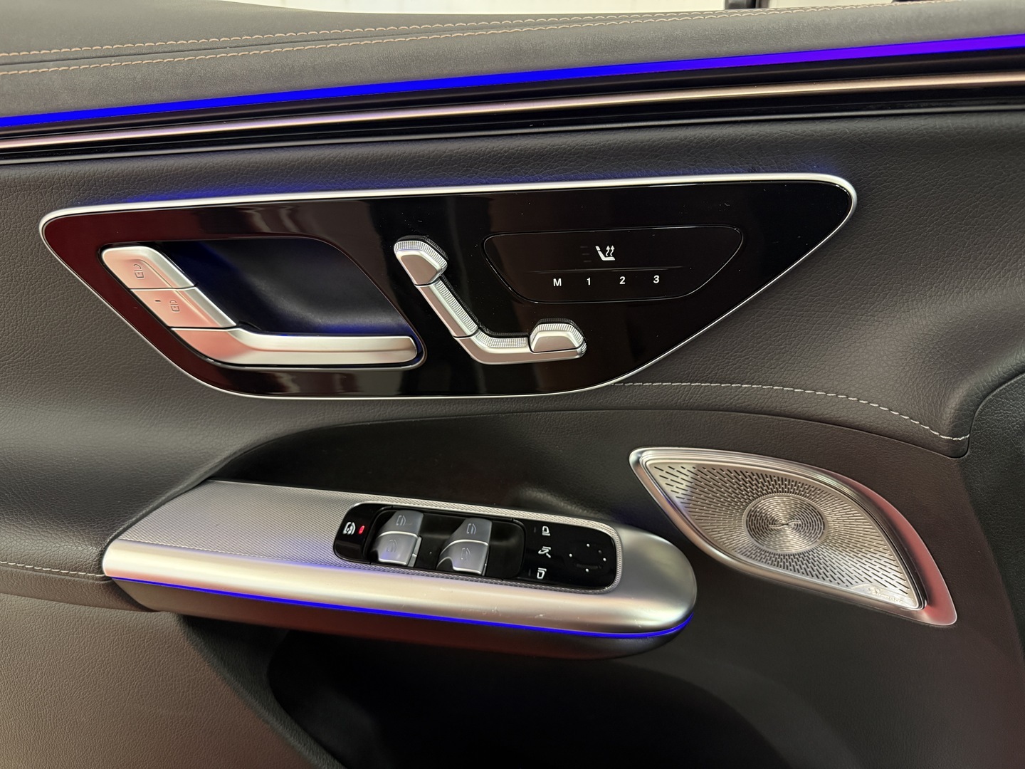MERCEDES-BENZ EQE SUV 2023