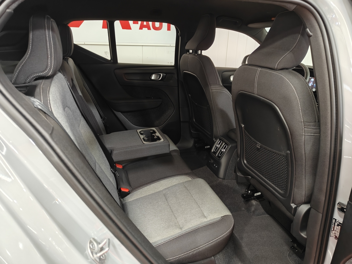 VOLVO XC40 10