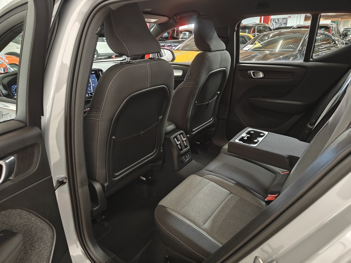 VOLVO XC40 13