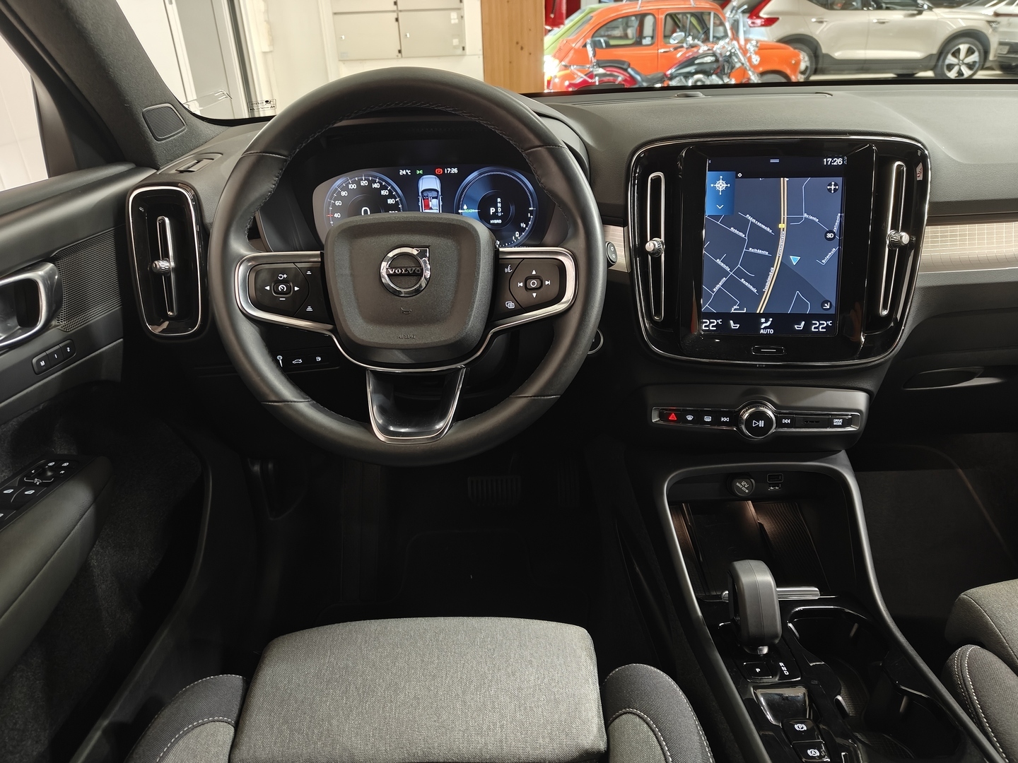 VOLVO XC40 16