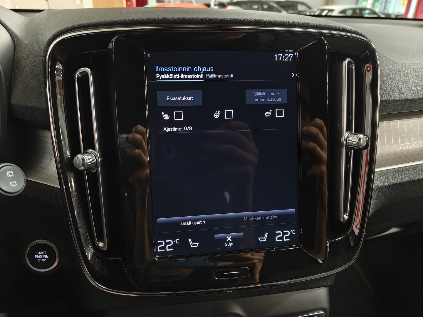 VOLVO XC40 29