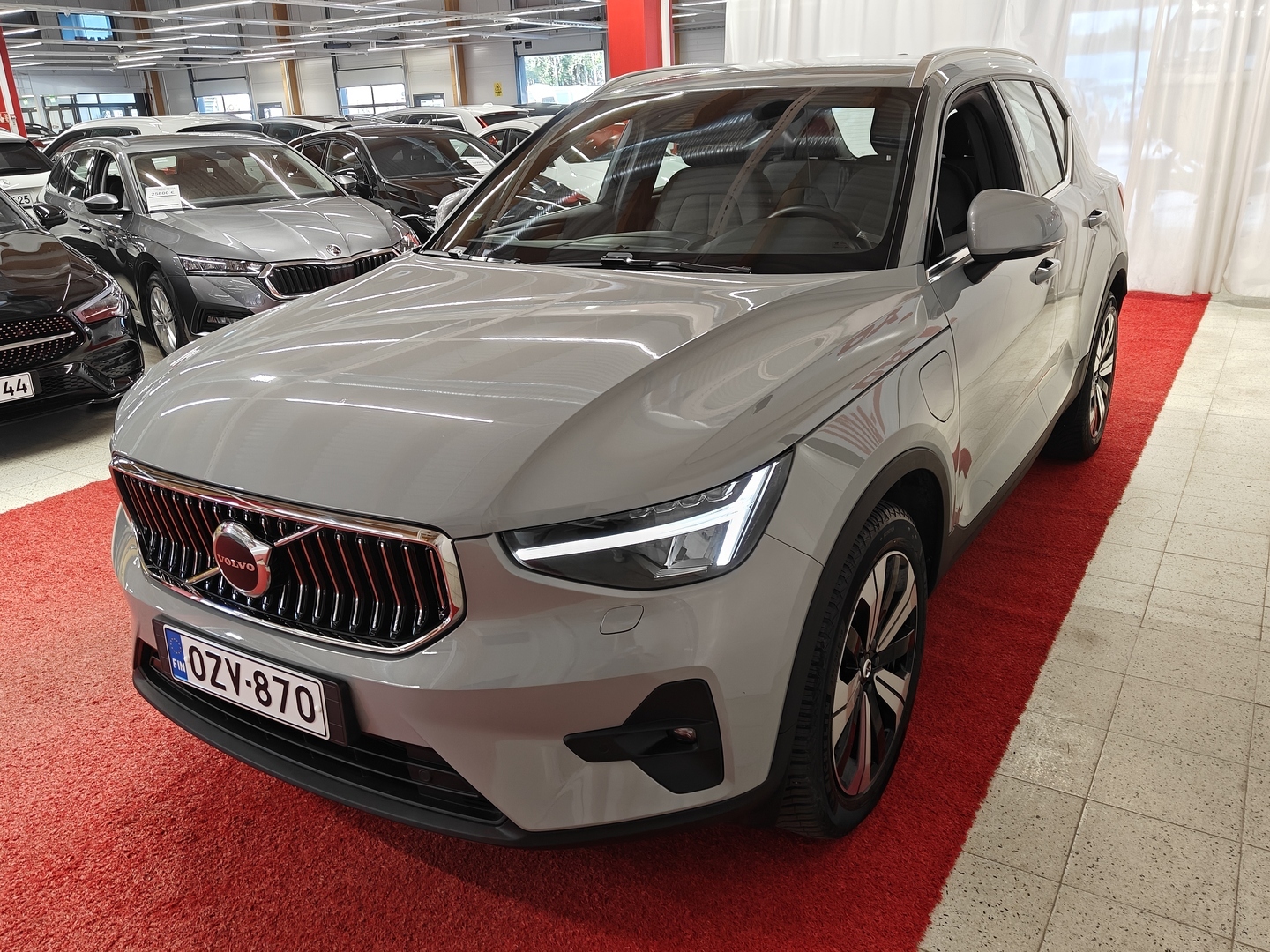 VOLVO XC40 8