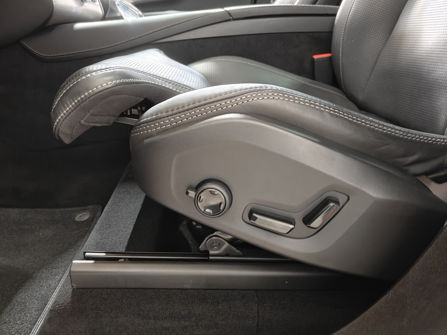 VOLVO XC90 2023