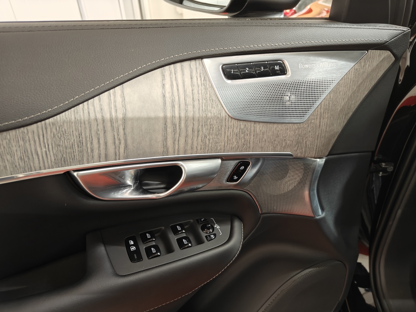 VOLVO XC90 2023