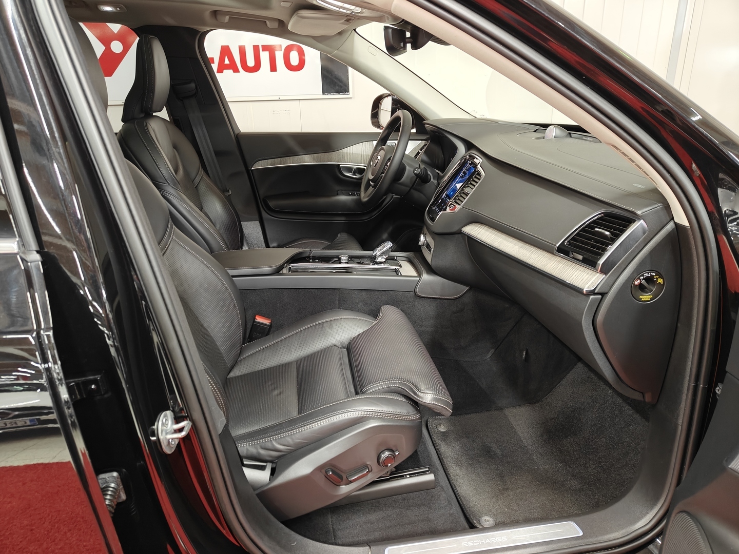 VOLVO XC90 2023