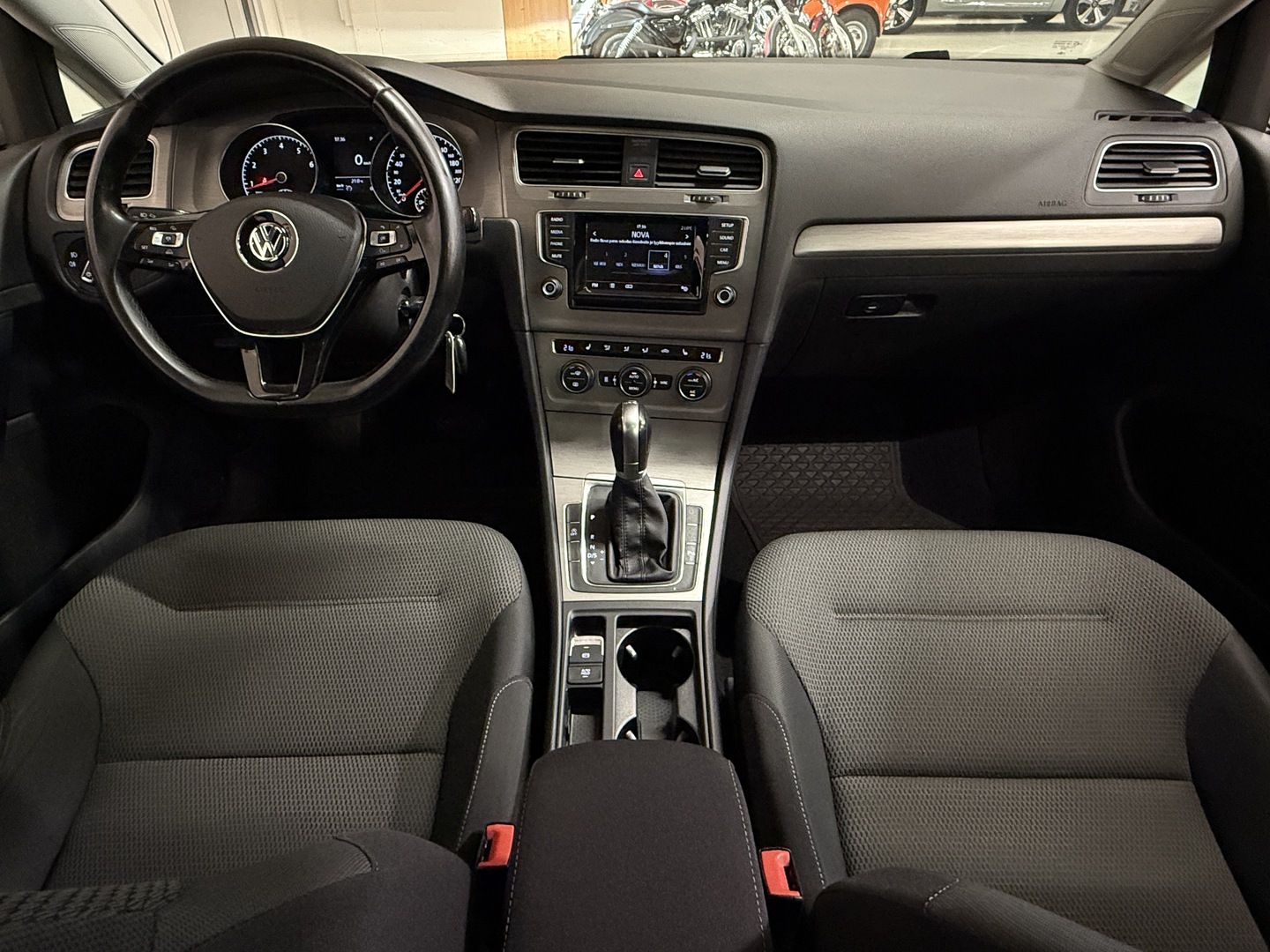 VOLKSWAGEN Golf 2015