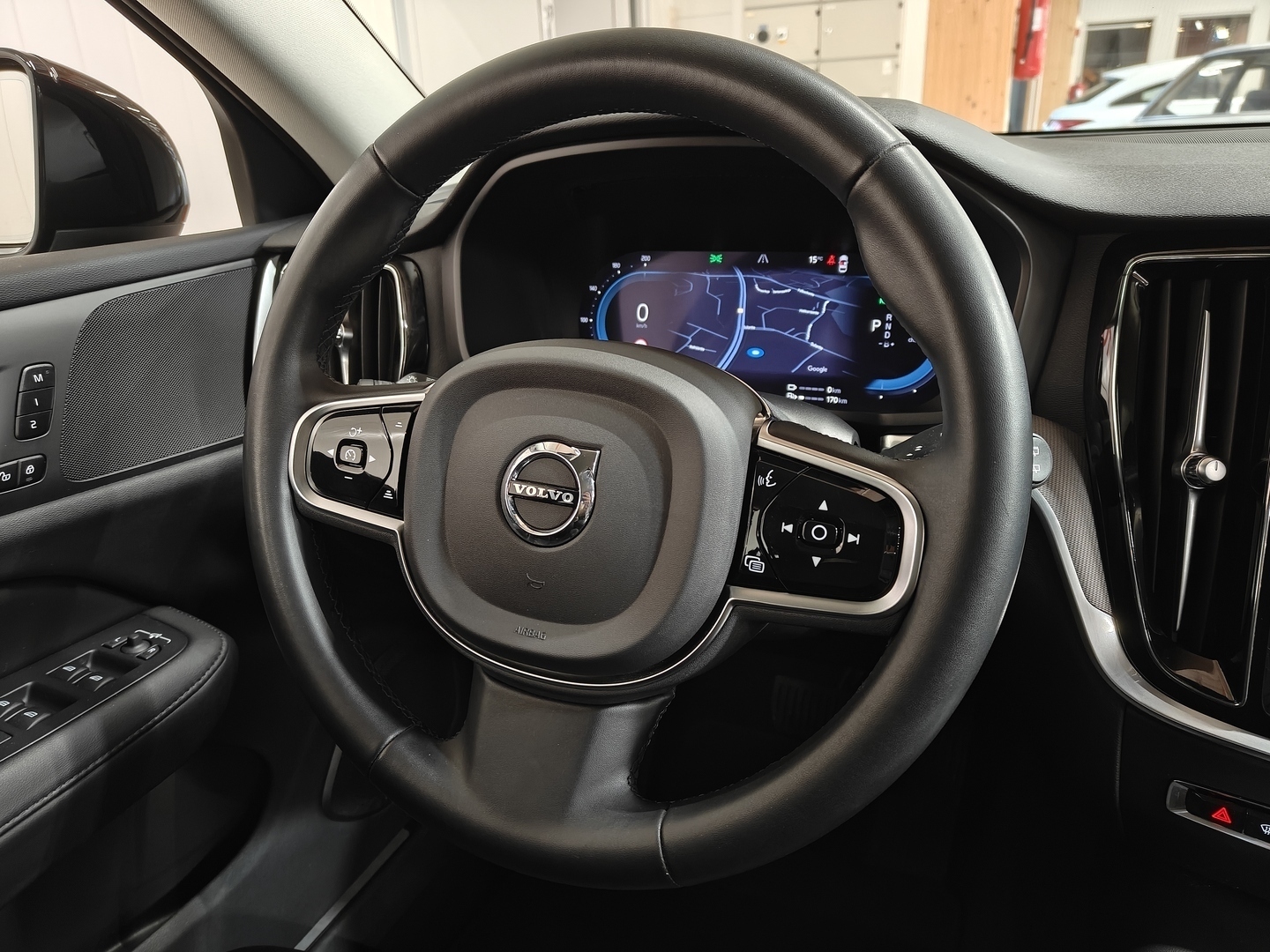 VOLVO V60 2023