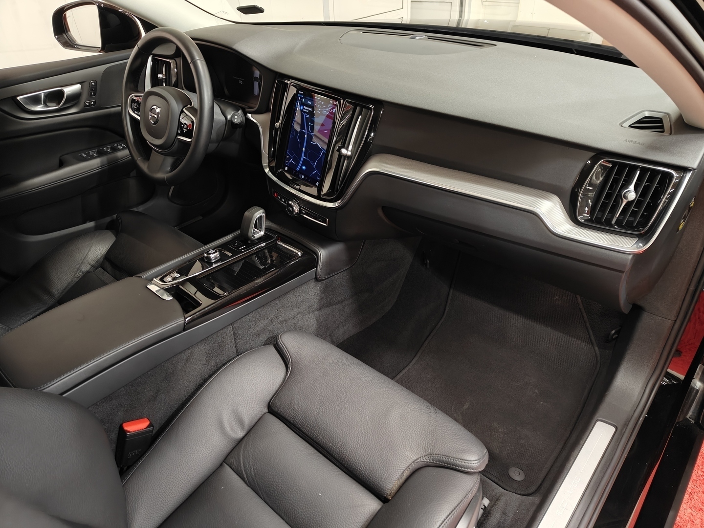 VOLVO V60 2023