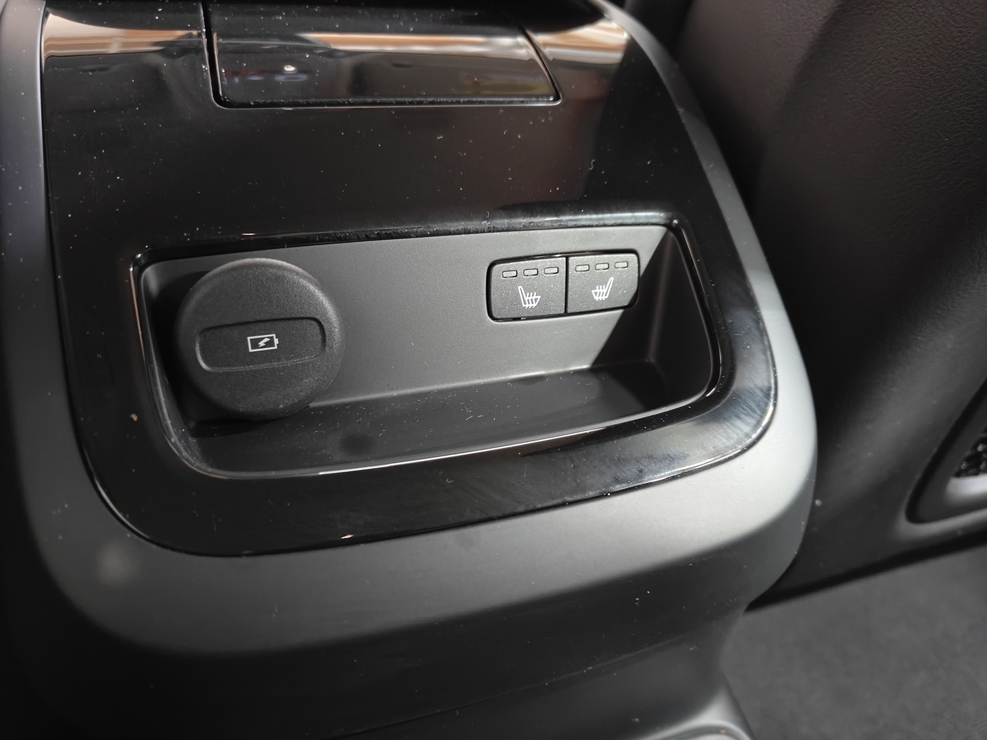 VOLVO V60 2023