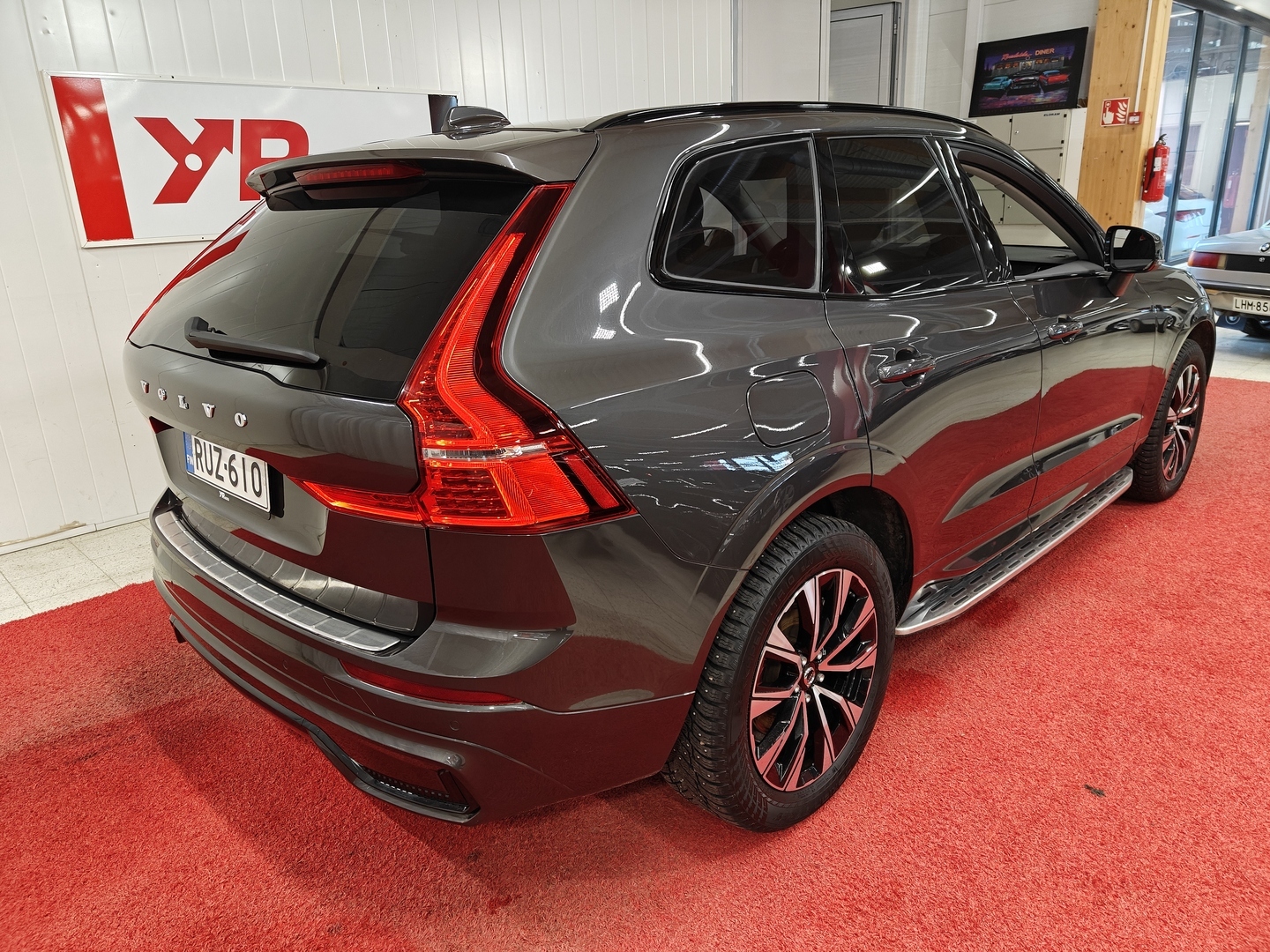 VOLVO XC60 2023