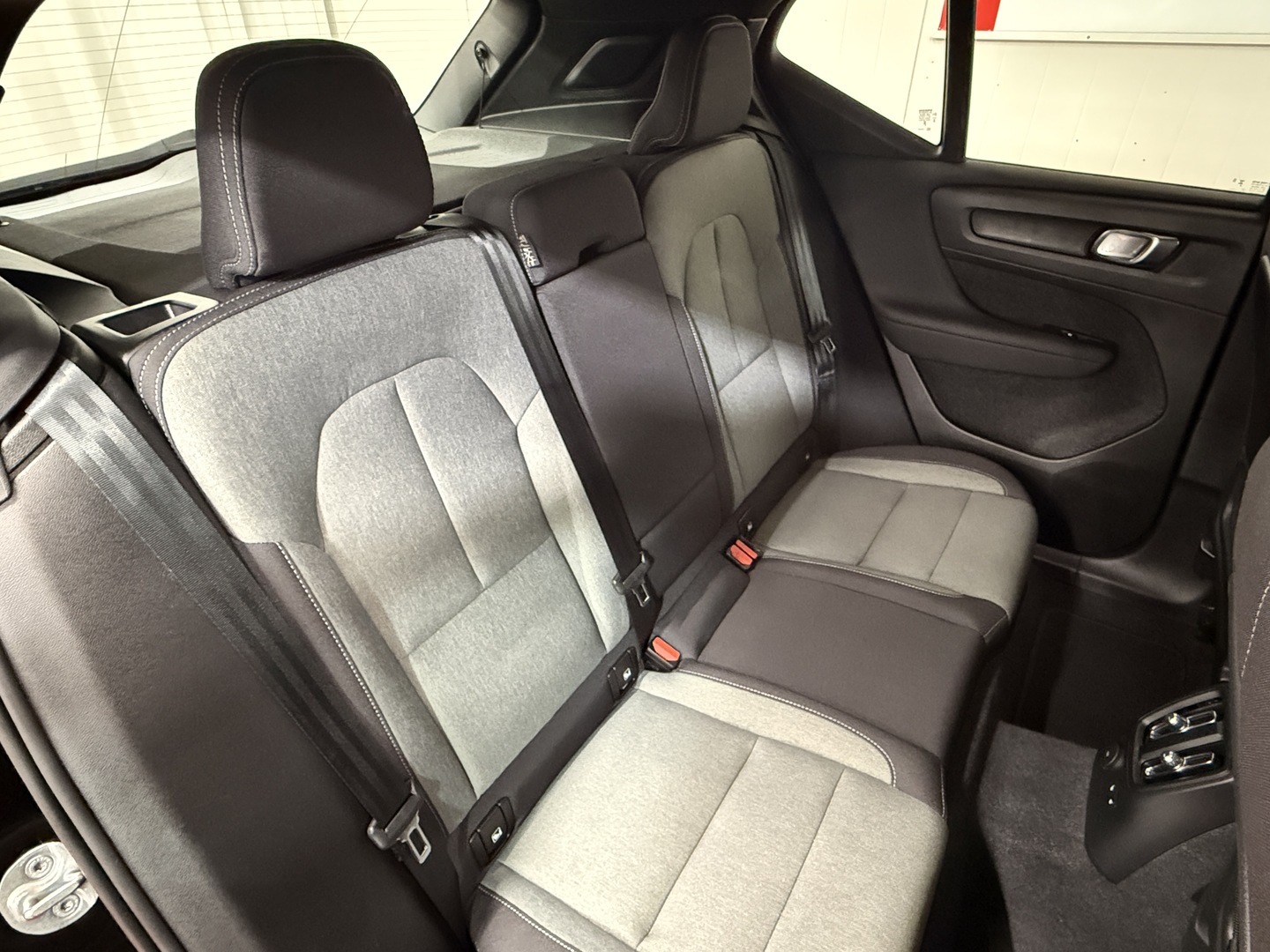 VOLVO XC40 2023