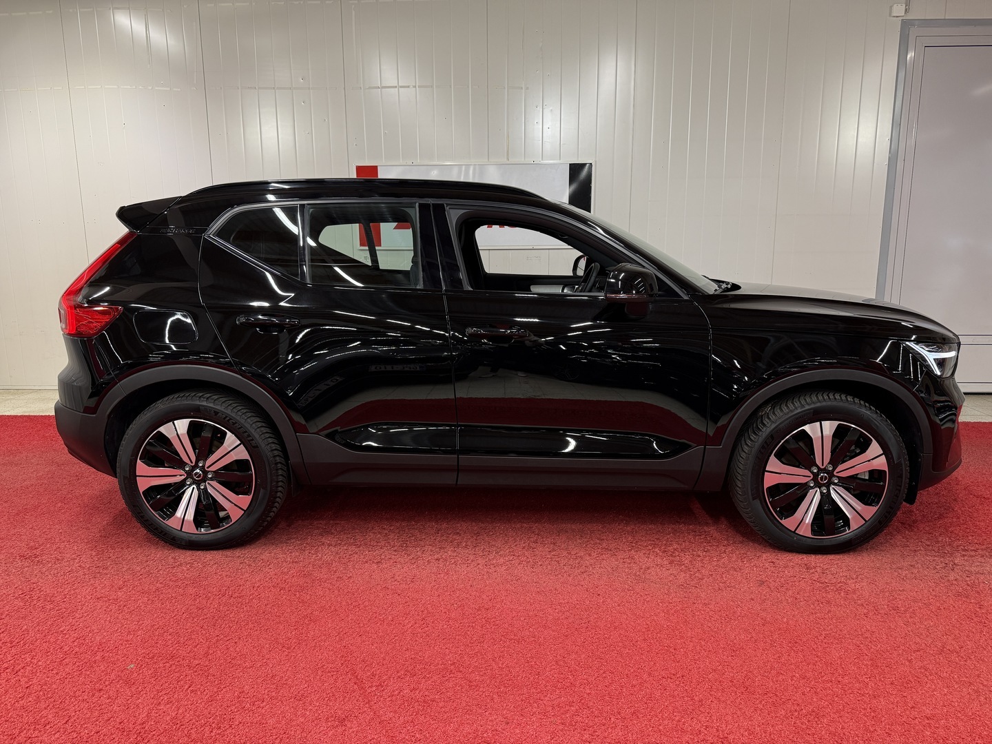 VOLVO XC40 2023