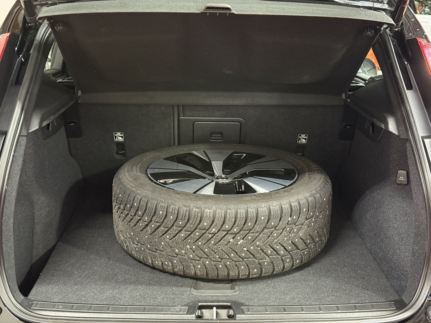 VOLVO XC40 2023