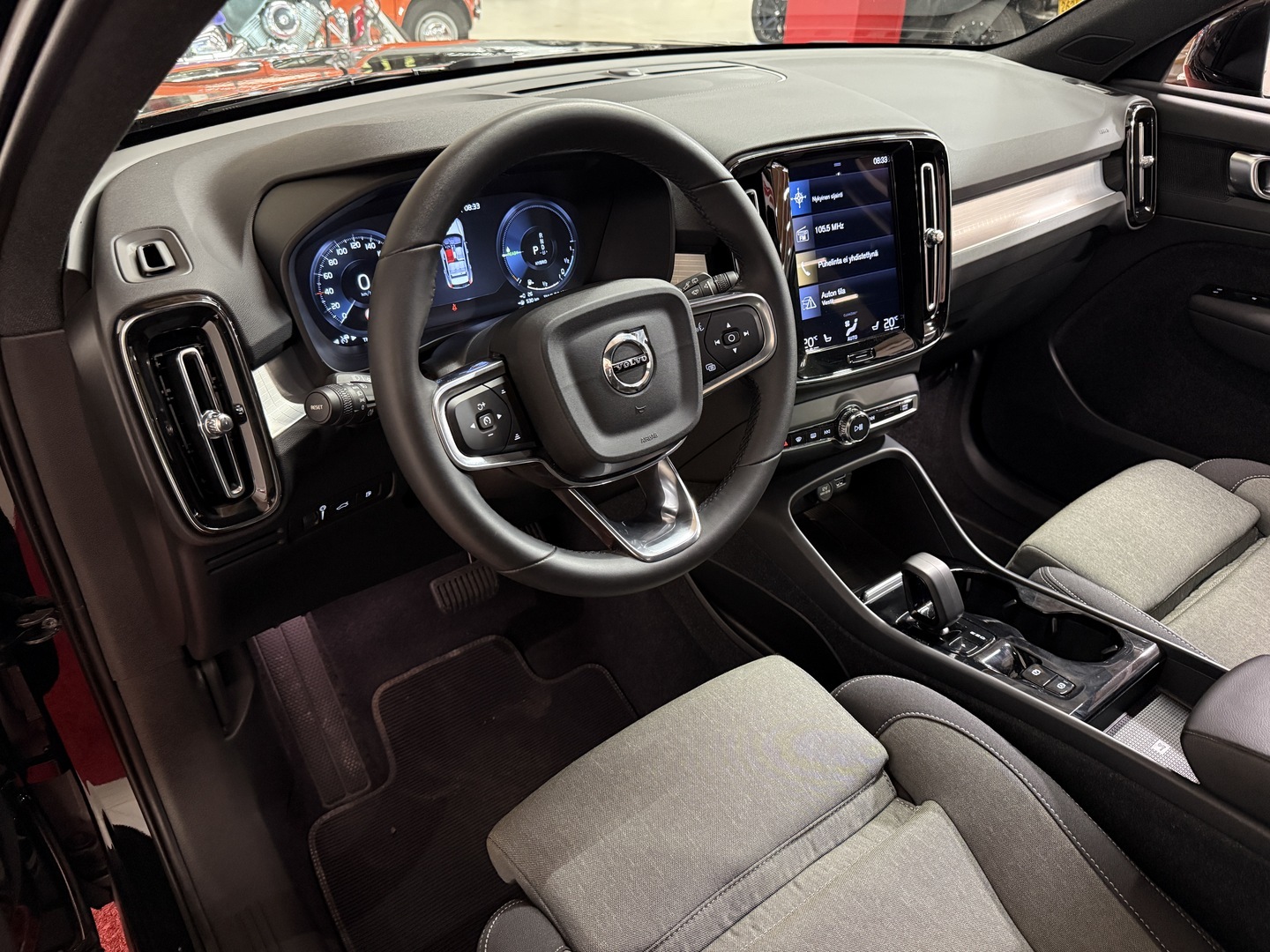 VOLVO XC40 2023