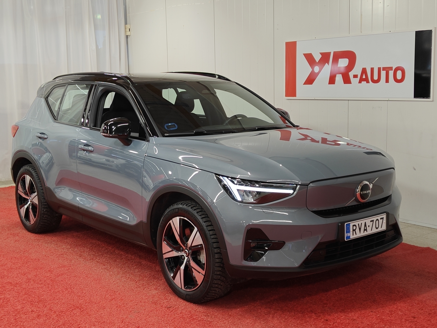 VOLVO XC40 2023