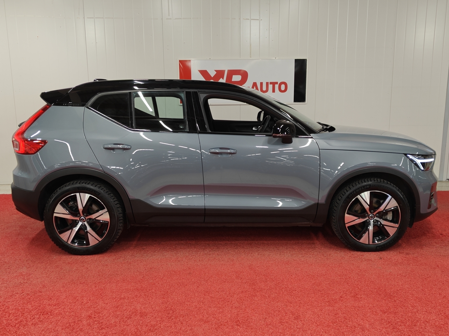 VOLVO XC40 2023