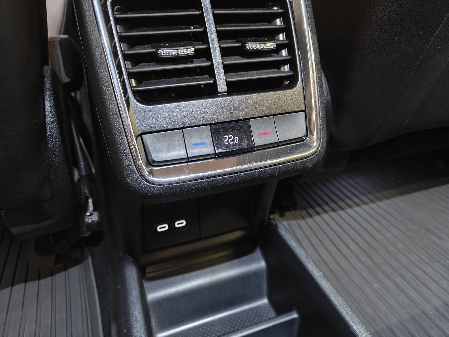 SKODA Enyaq 2023