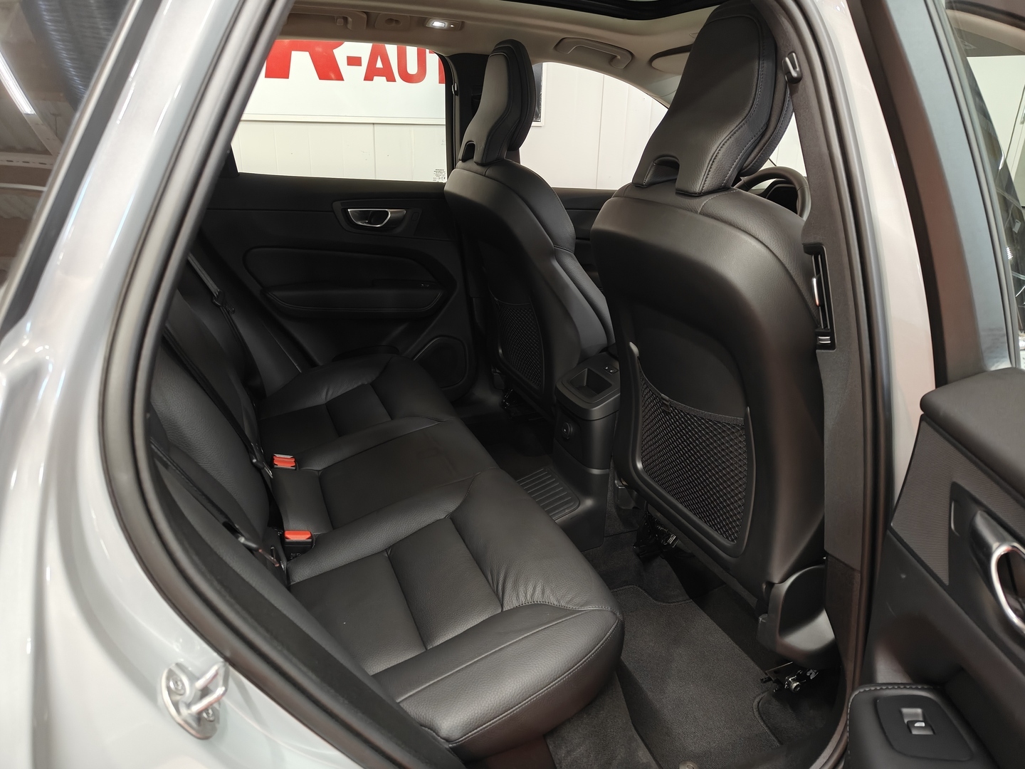 VOLVO XC60 2024