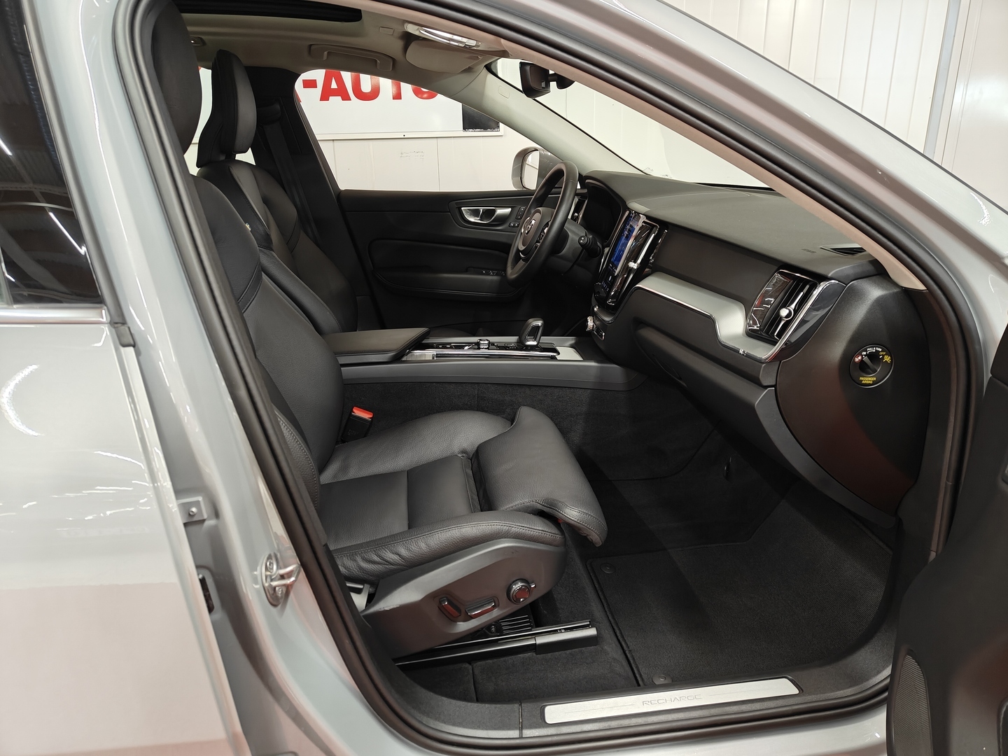 VOLVO XC60 2024