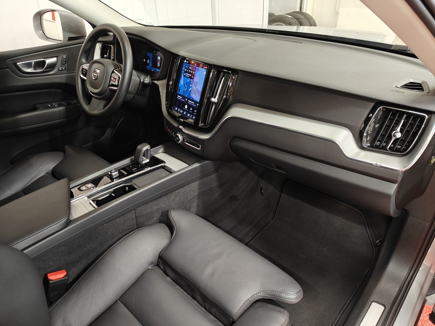VOLVO XC60 2024