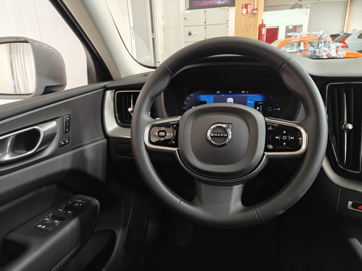 VOLVO XC60 2024
