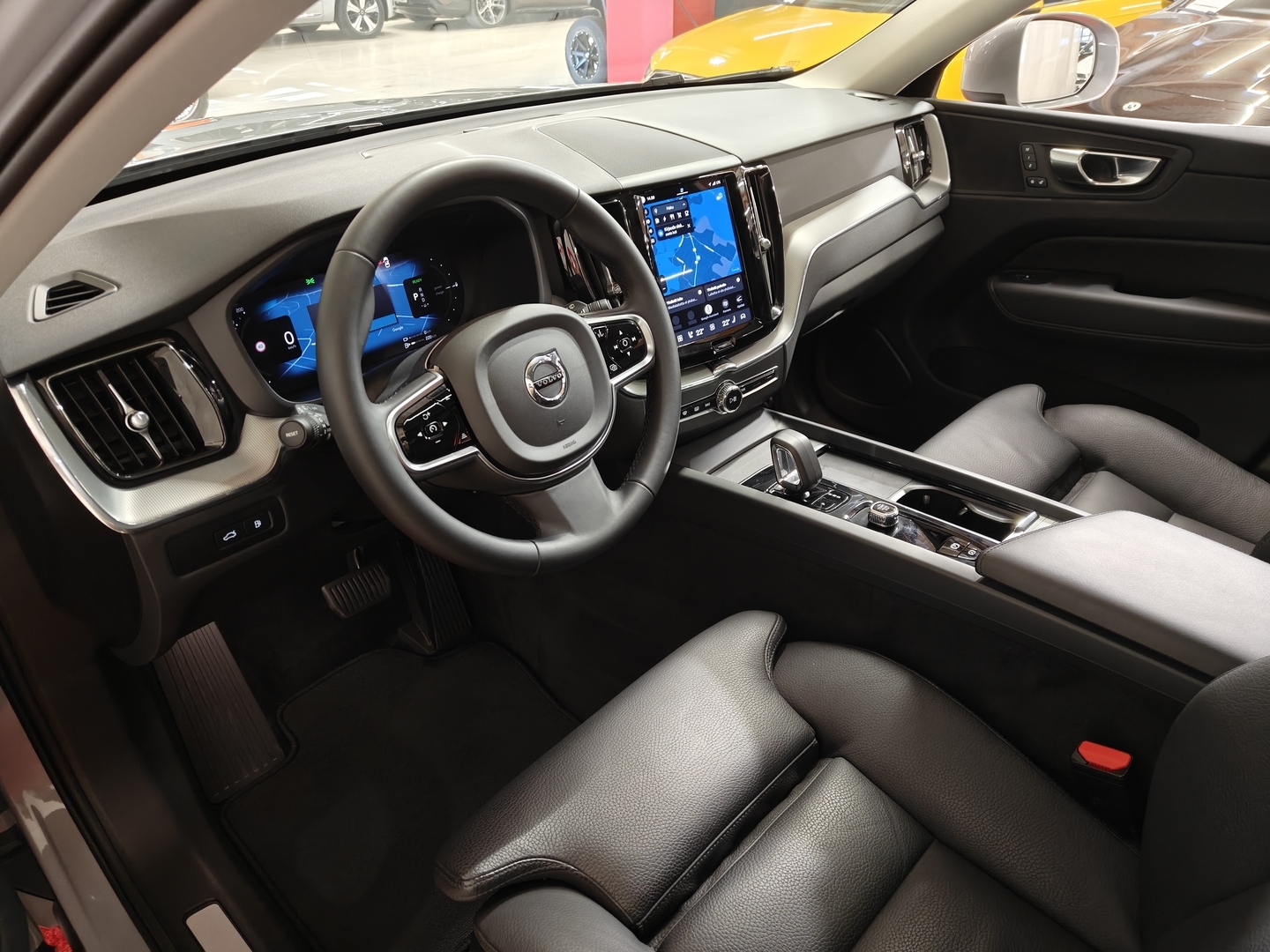 VOLVO XC60 2024