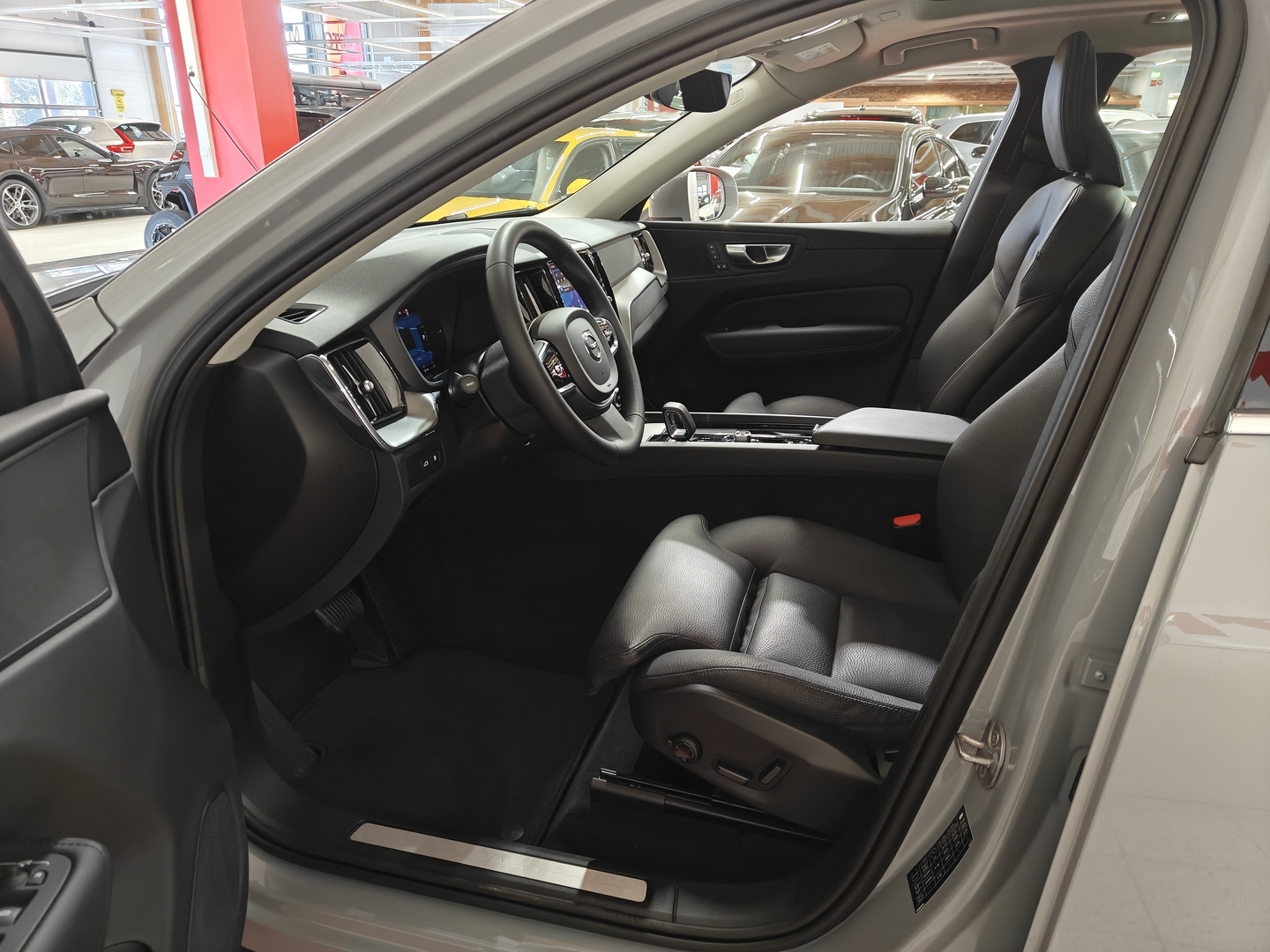 VOLVO XC60 2024