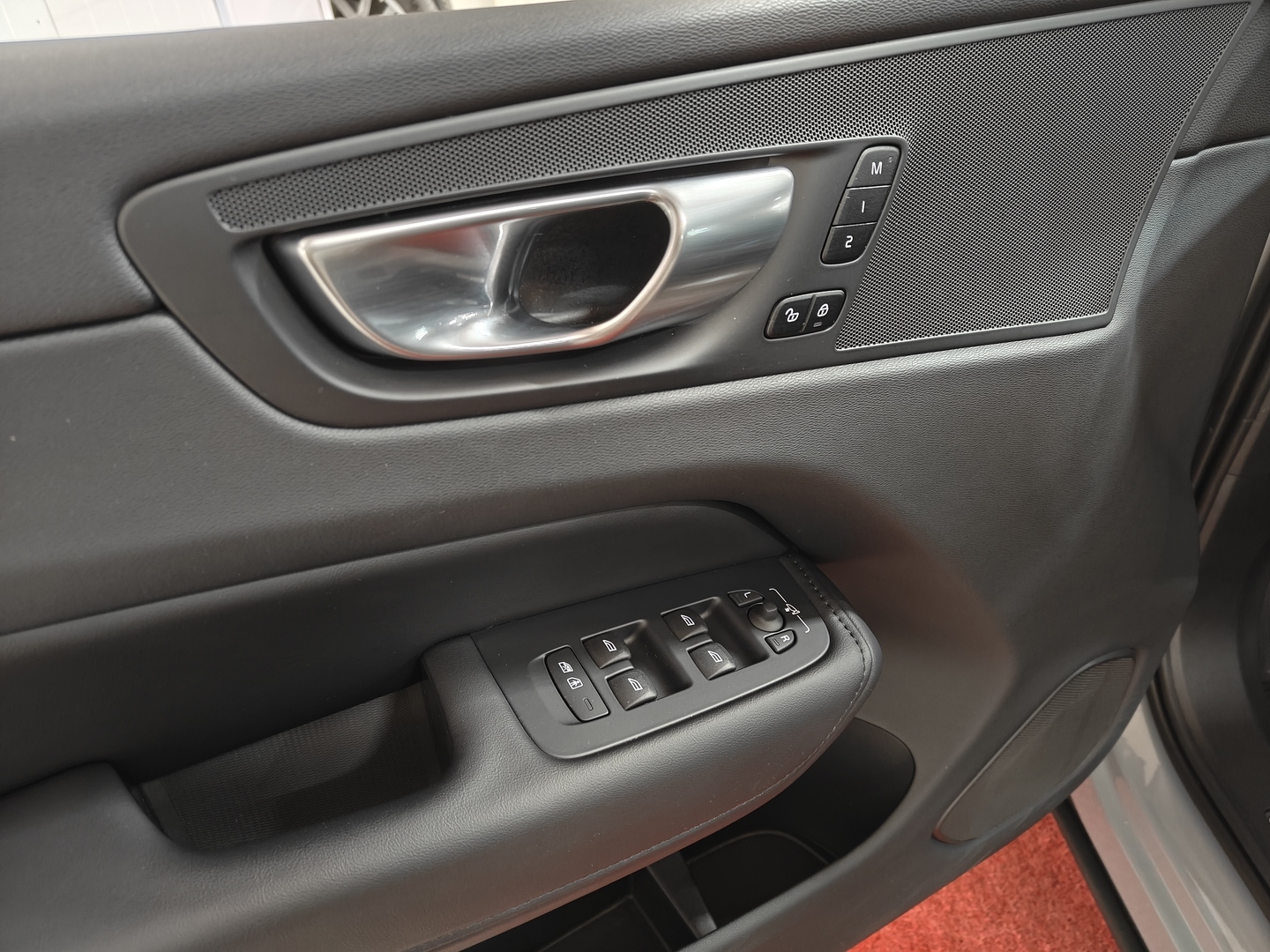 VOLVO XC60 2024