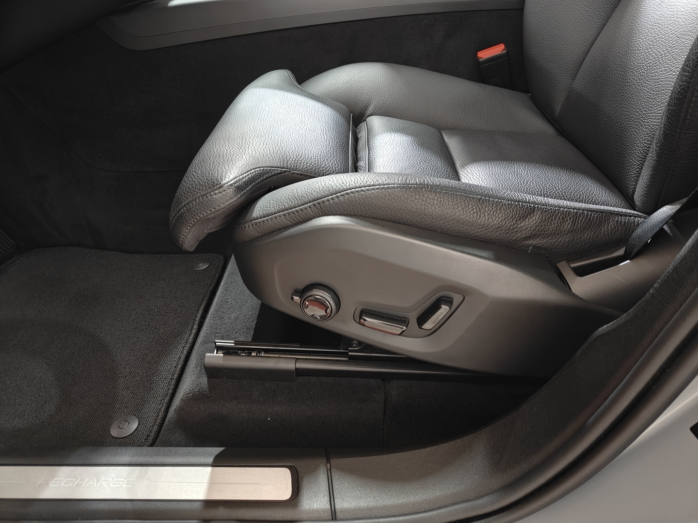 VOLVO XC60 2024