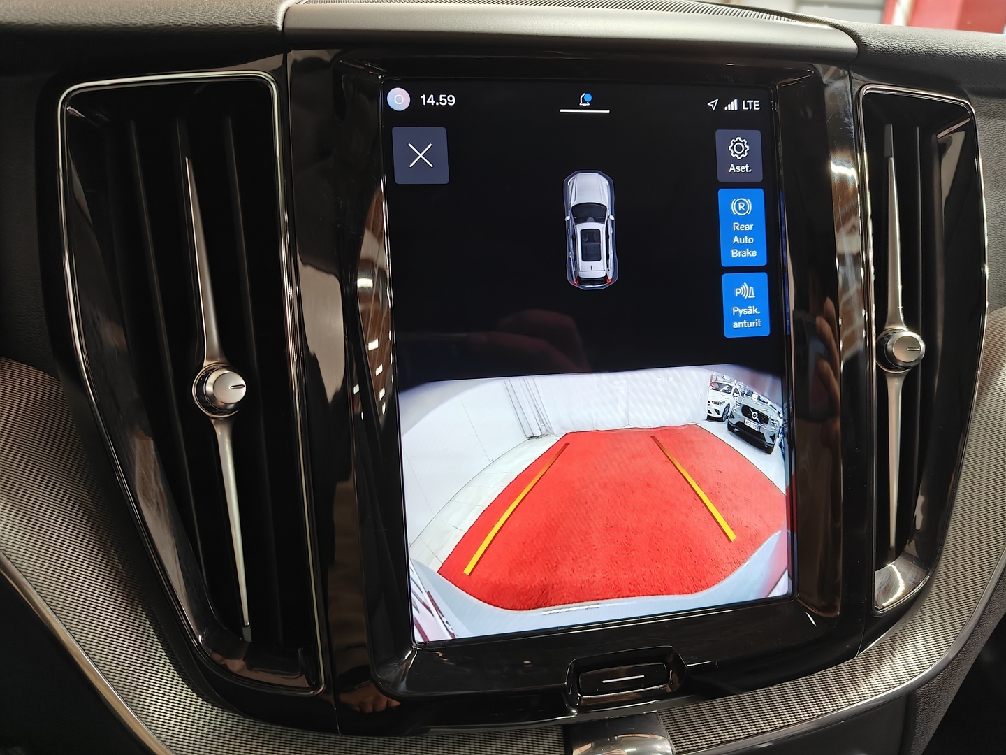 VOLVO XC60 2024