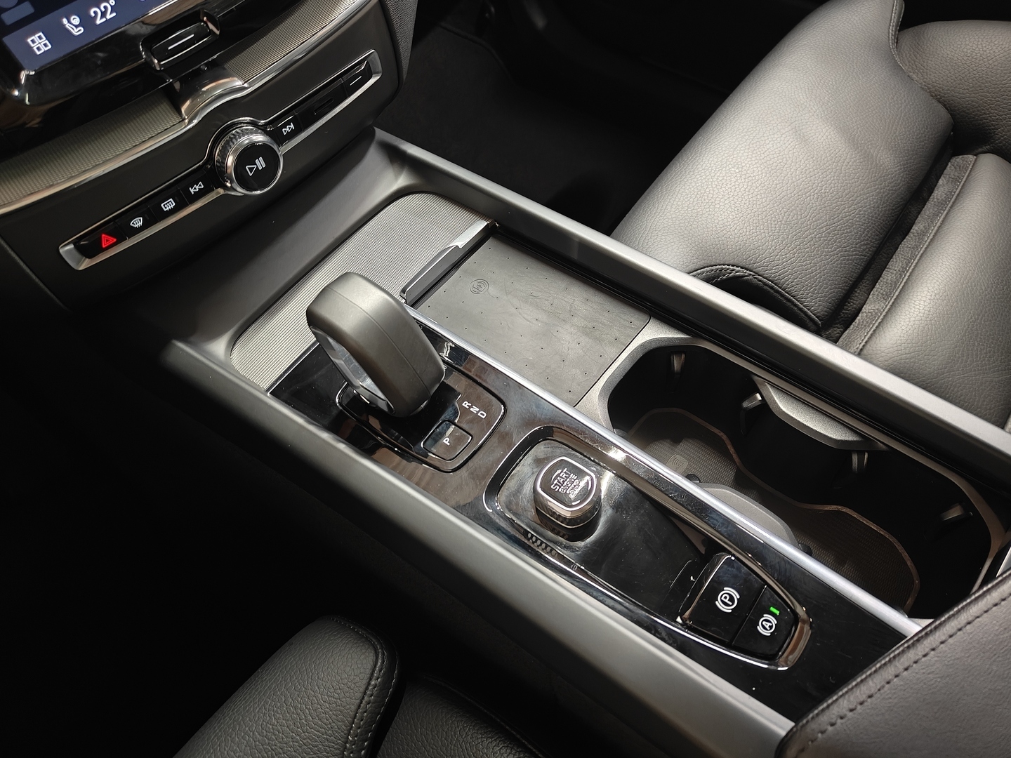 VOLVO XC60 2024