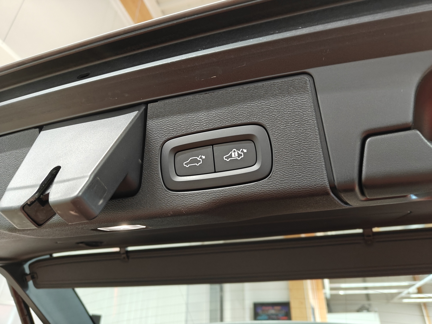 VOLVO XC60 2024