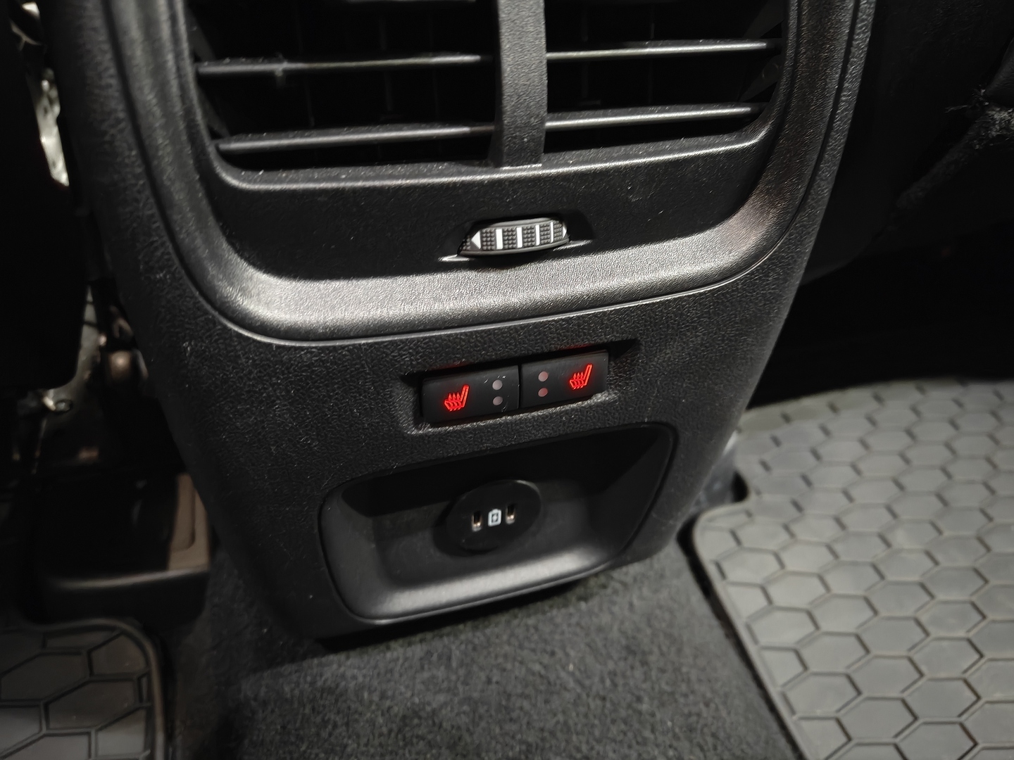 FORD Kuga 2025