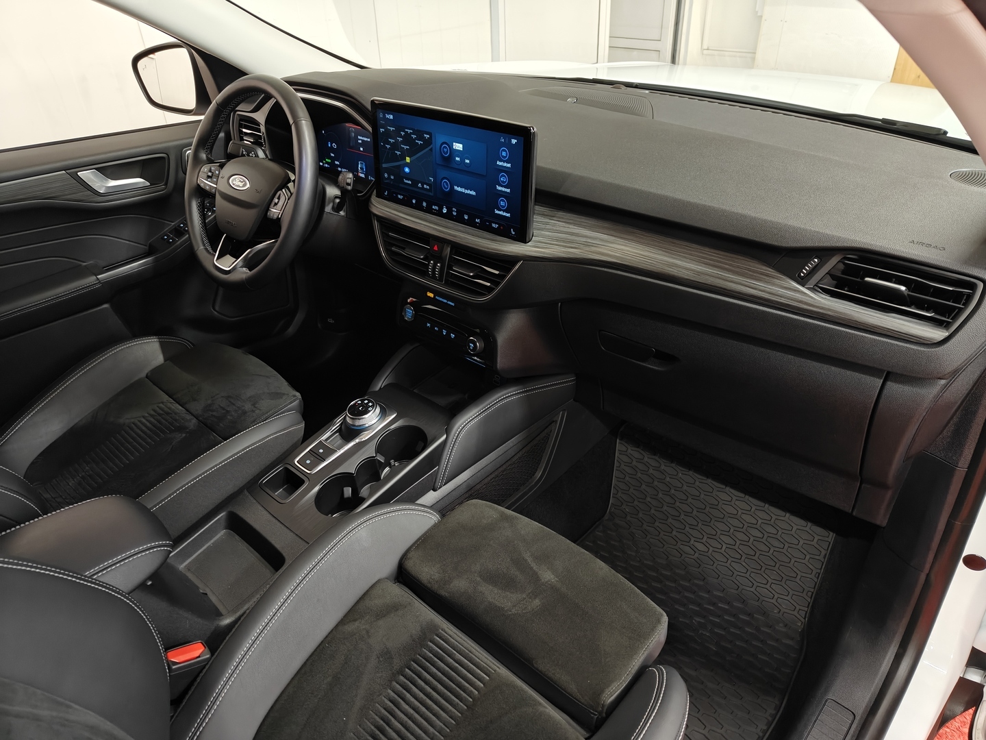 FORD Kuga 2025