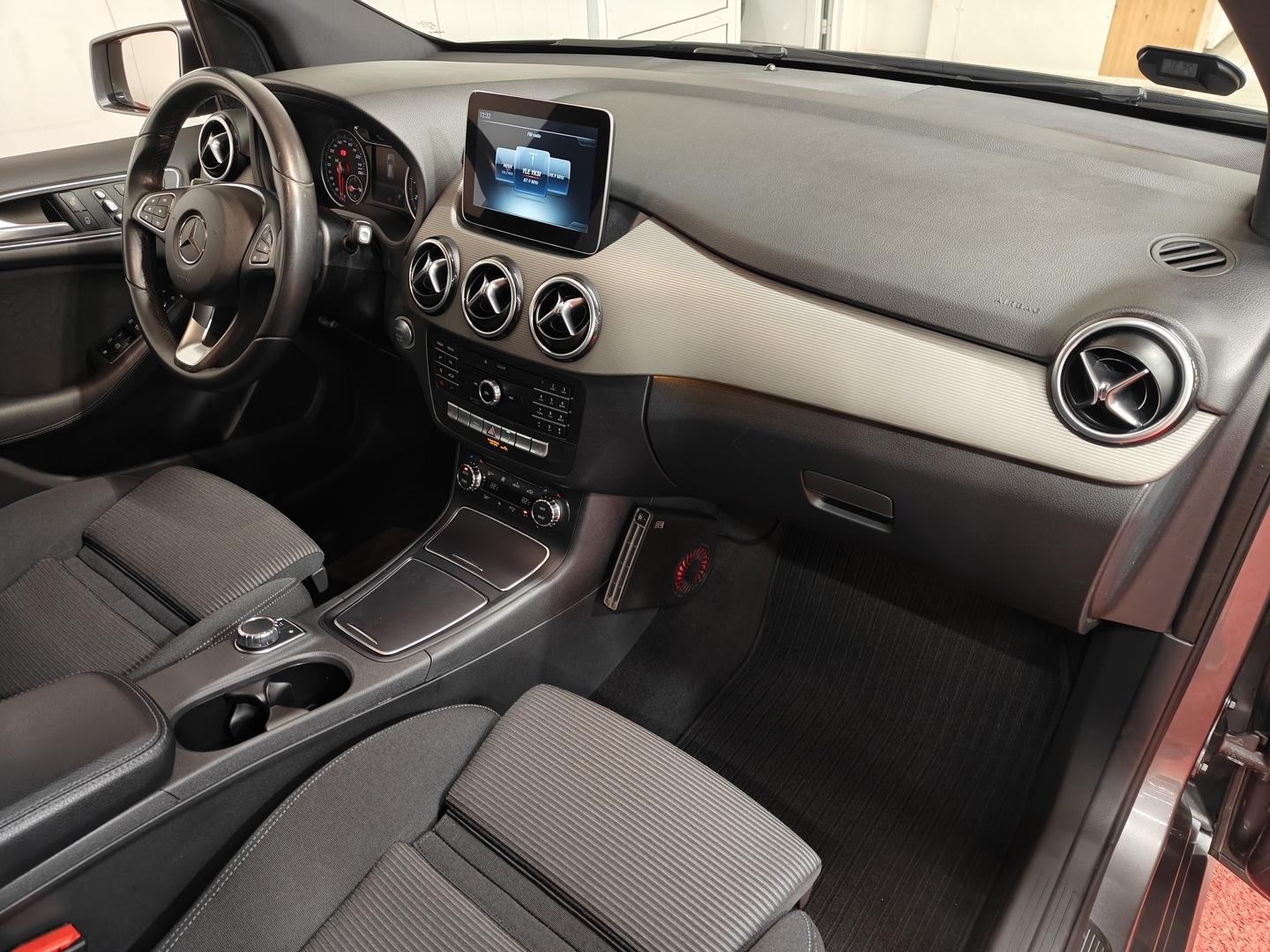 MERCEDES-BENZ B 2017
