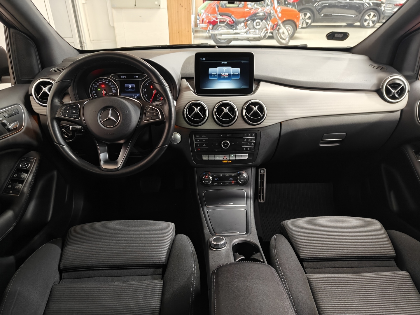 MERCEDES-BENZ B 2017