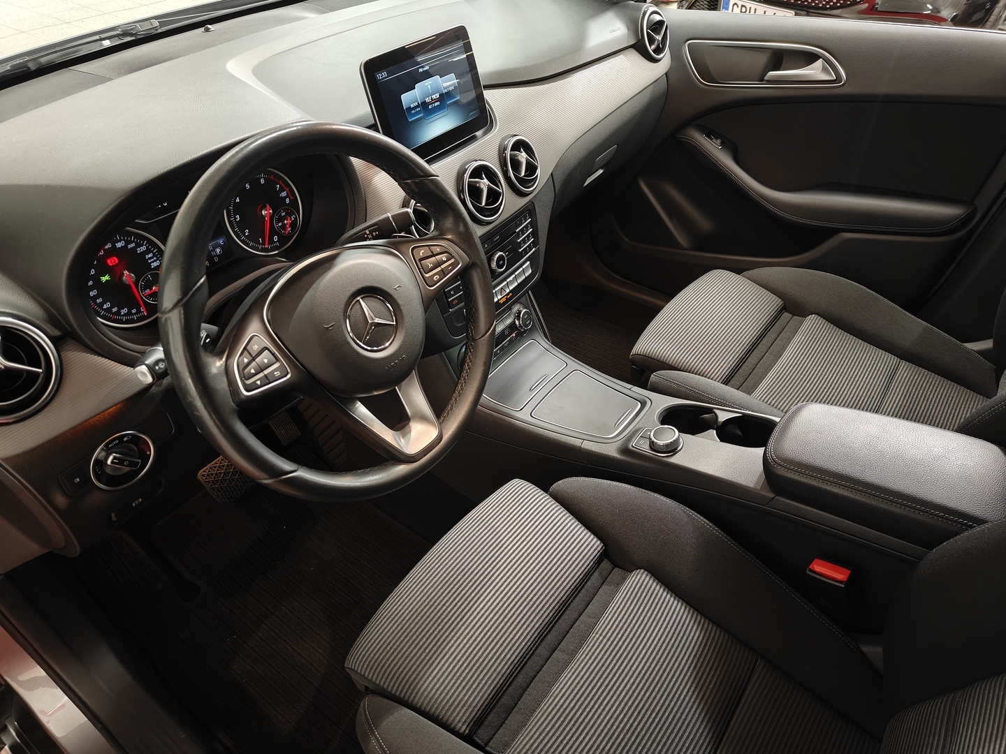MERCEDES-BENZ B 2017