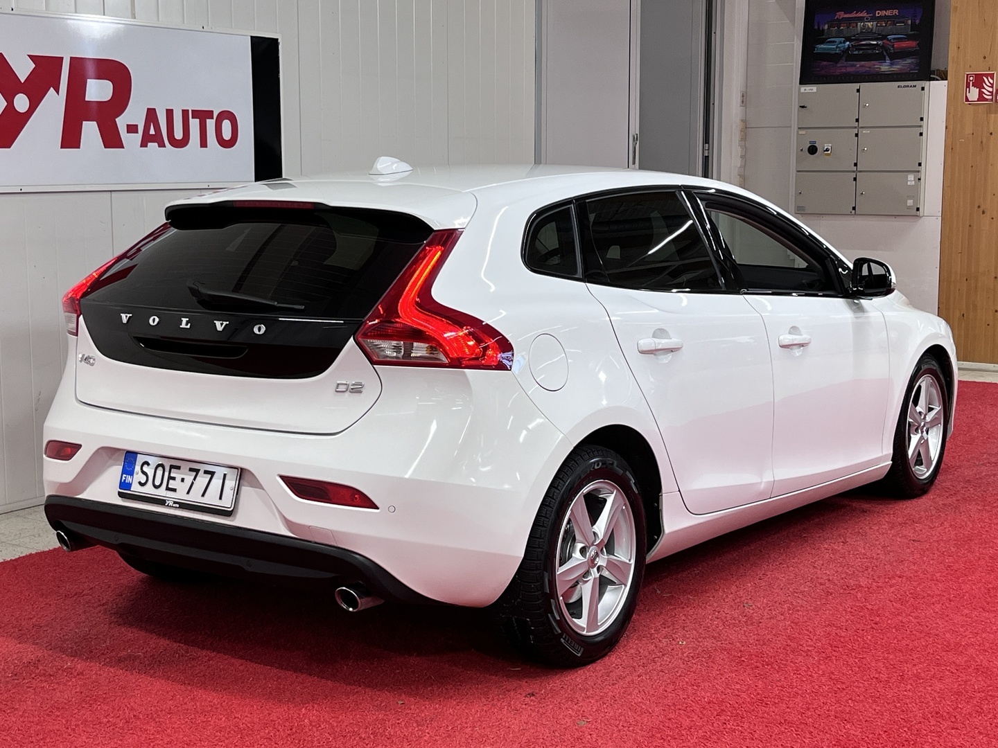 VOLVO V40 2019