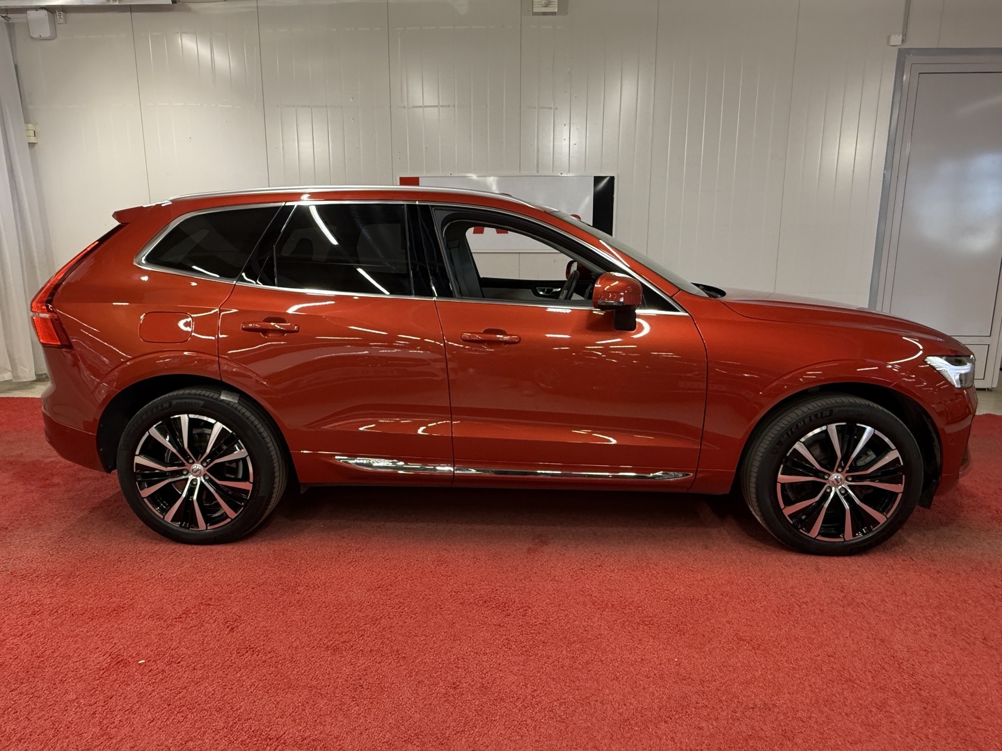 VOLVO XC60 2023