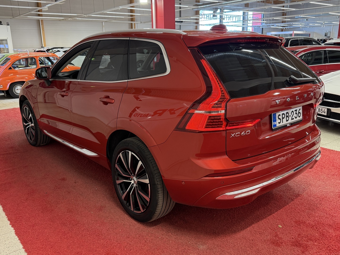 VOLVO XC60 2023
