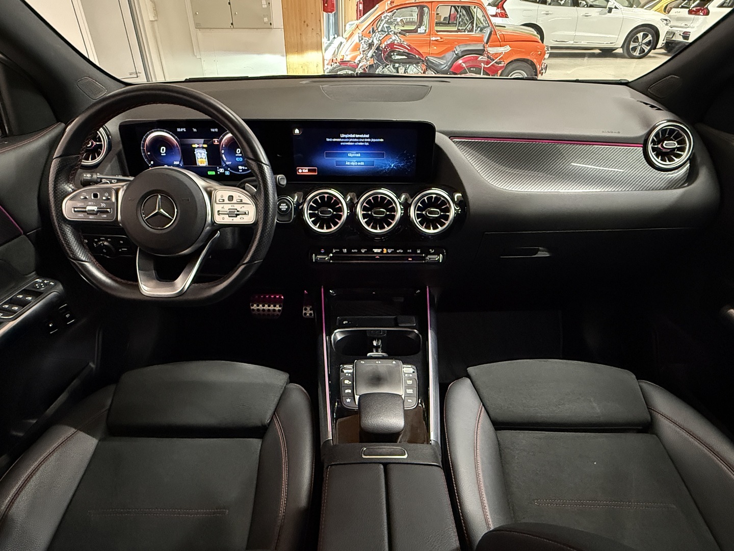 MERCEDES-BENZ GLA 10