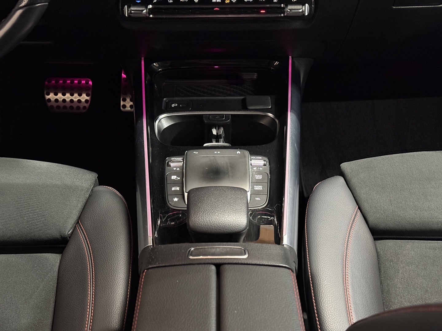 MERCEDES-BENZ GLA 11