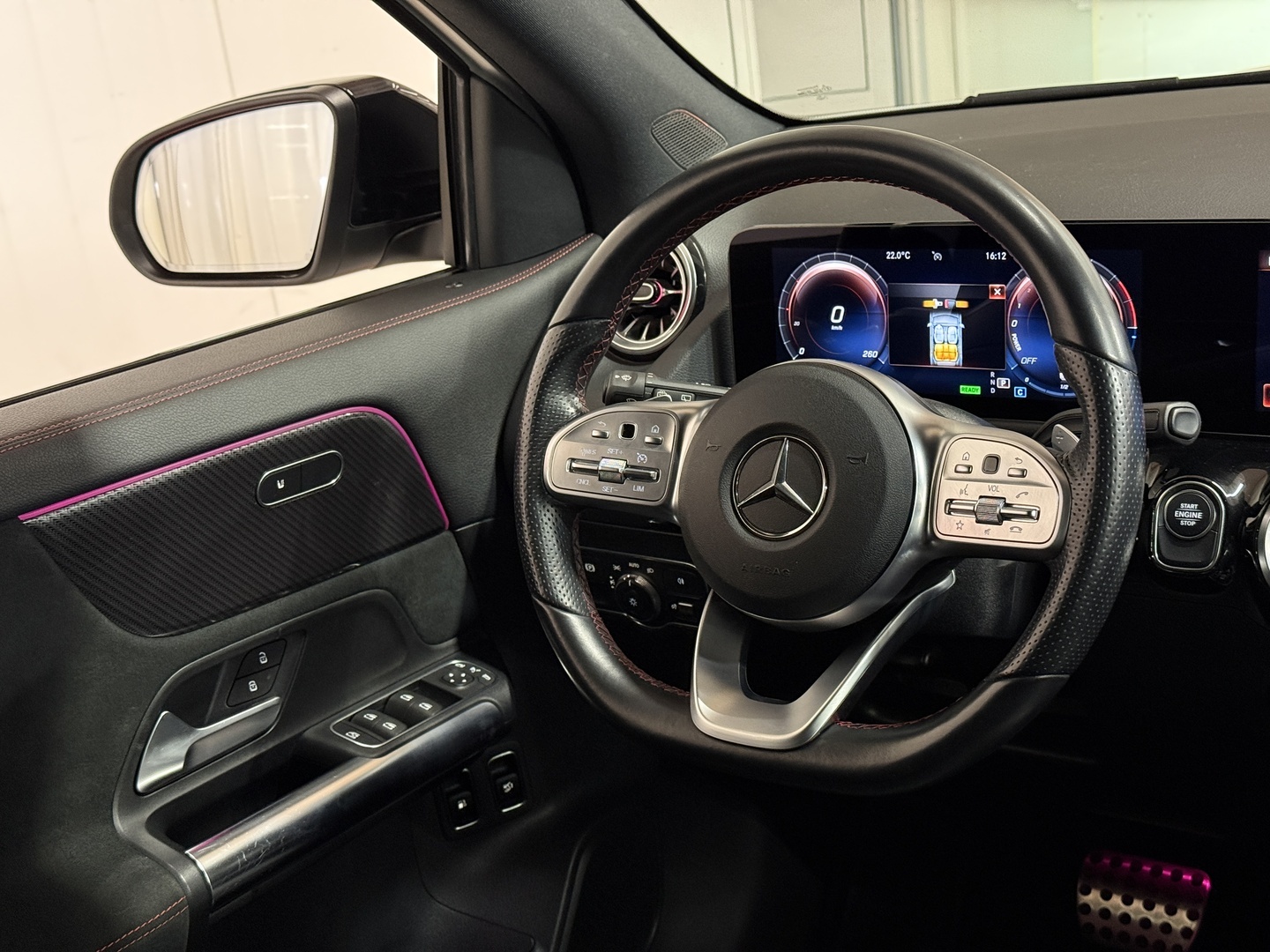 MERCEDES-BENZ GLA 12