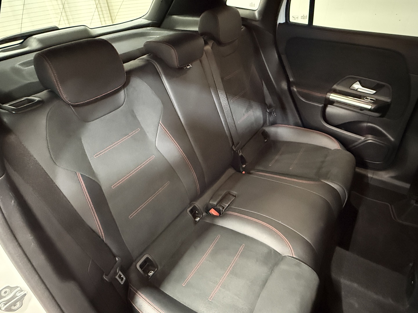 MERCEDES-BENZ GLA 17
