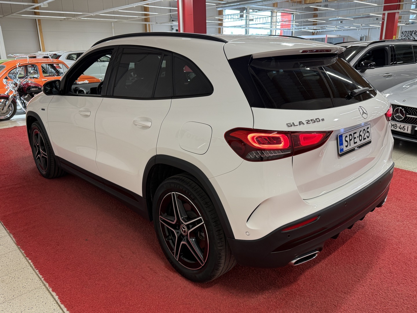 MERCEDES-BENZ GLA 5