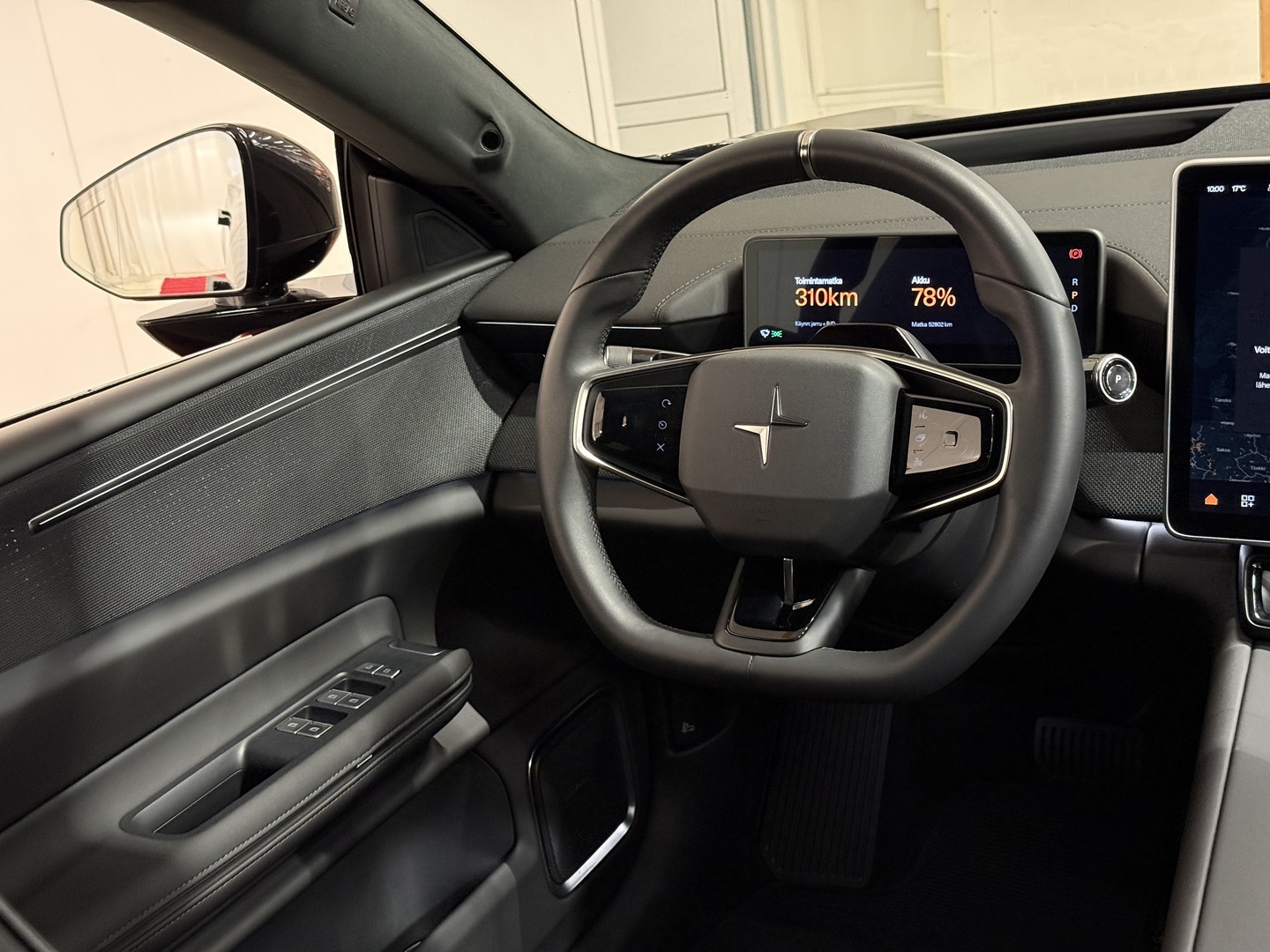 POLESTAR 4 2025
