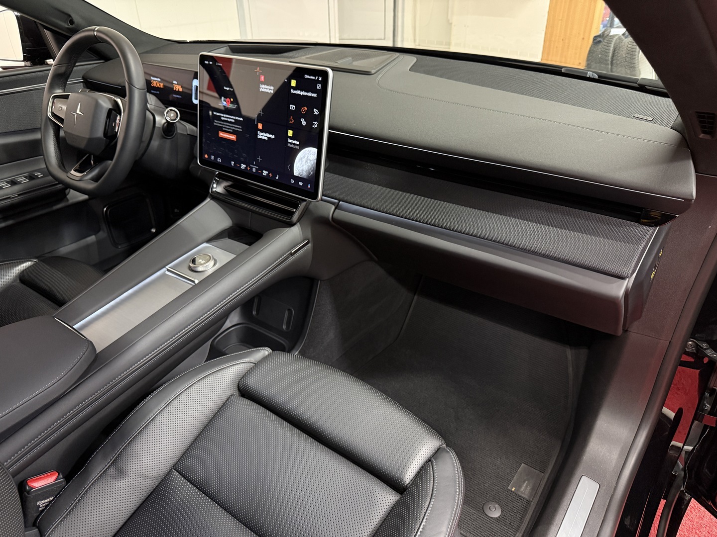 POLESTAR 4 2025