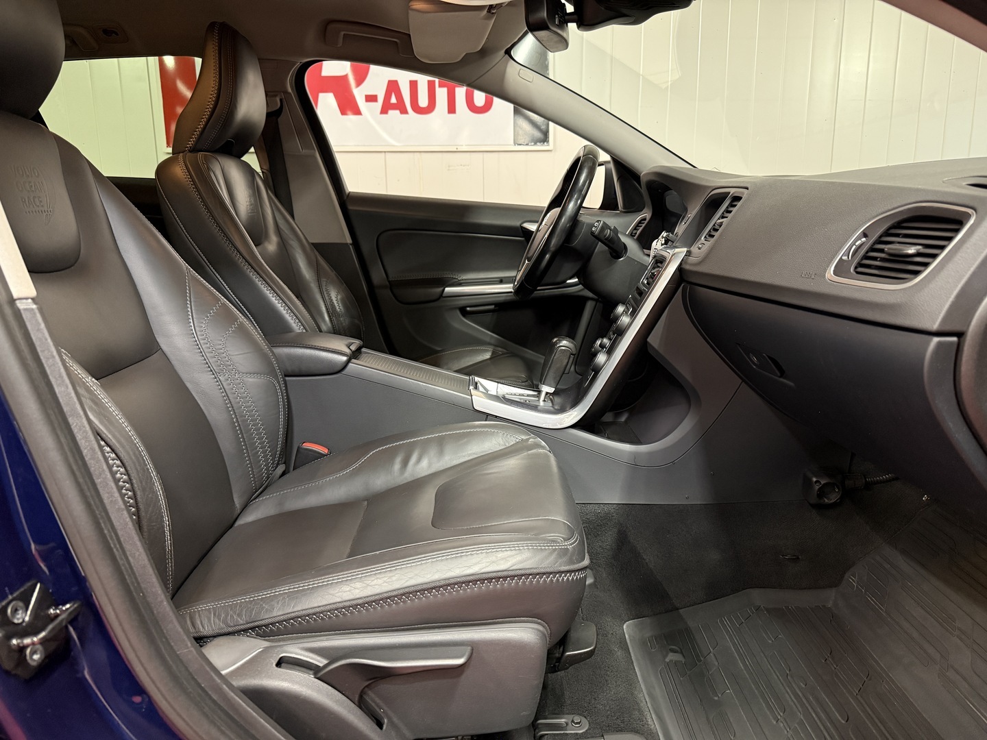 VOLVO V60 2012